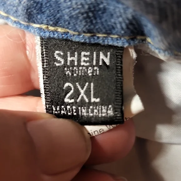 Shein distressed jean shorts - Picture 5 of 5